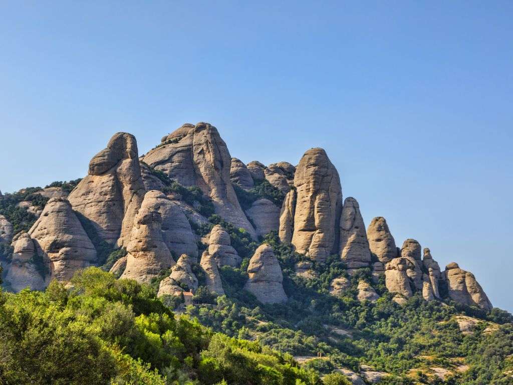 蒙特塞拉特山丘