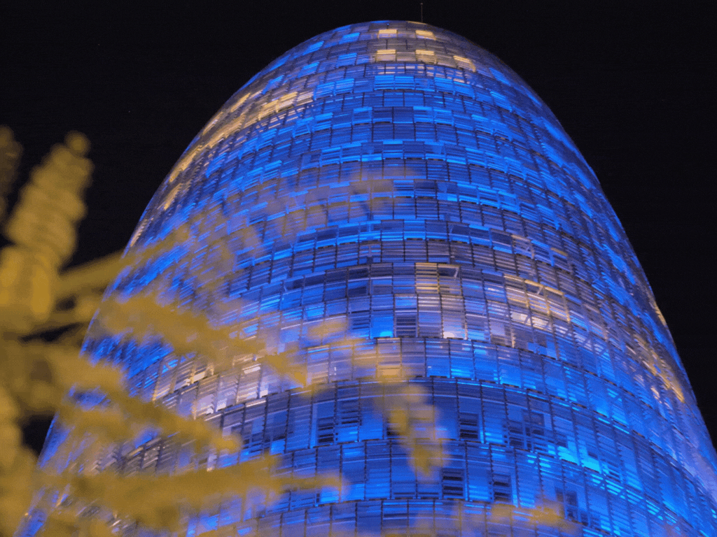Torre Agbar Luz