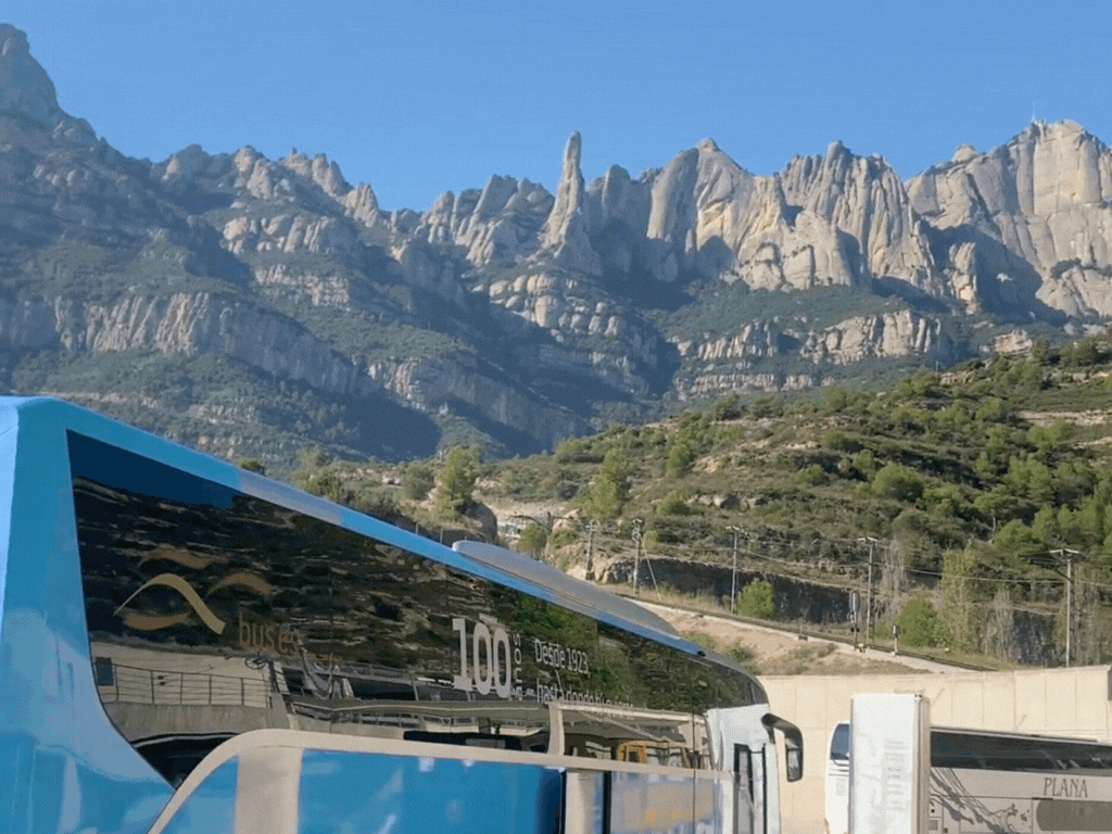 Montserrat escenico desde el bus