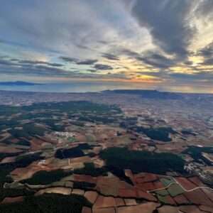 Se ven las vistas desde uno de nuestros globos aeroestaticos, en una de sus rutas por el empordà.